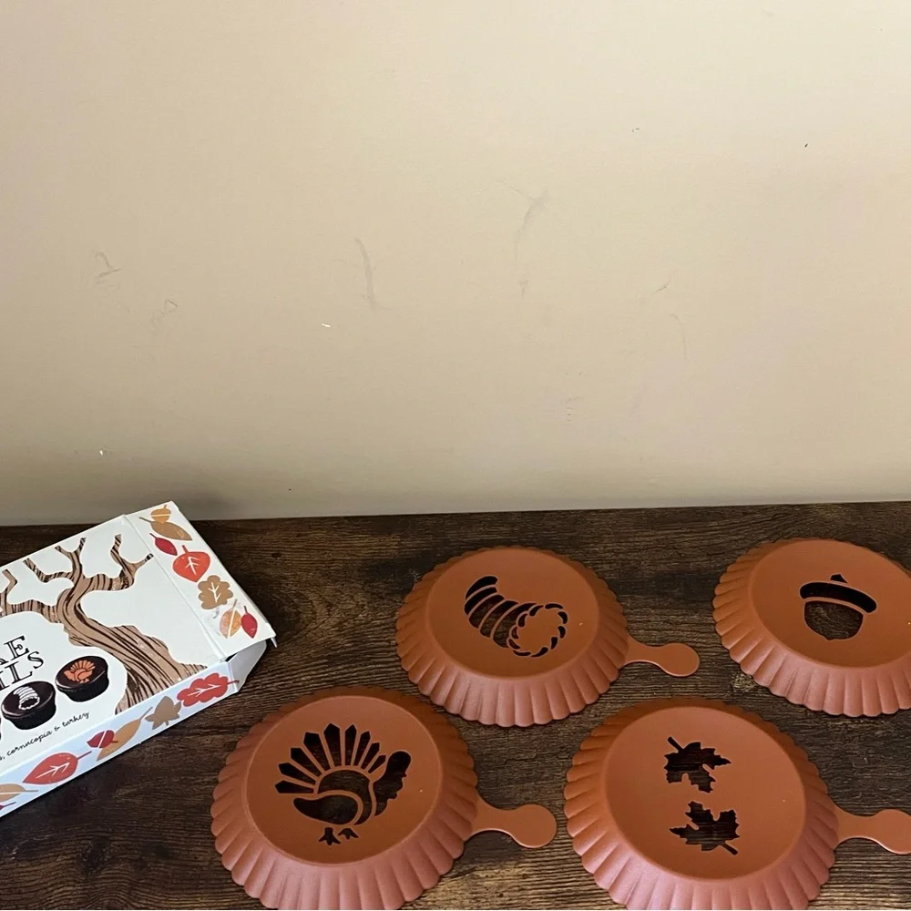 Williams Sonoma 4 Autumn Cupcake Stencils Turkey Acorn Leaves